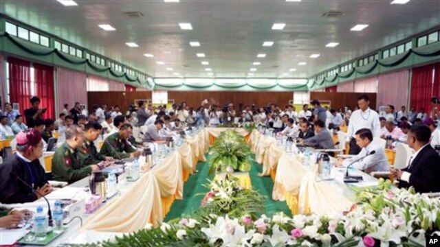သံုးရက္ေျမာက္ ကခ်င္ေဆြးေႏြးပြဲ ( ေမ ၃၀၊ ၂၀၁၃)