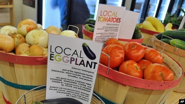 The Old North co-op, a community-run inner city grocery store, specializes in selling locally-grown produce.