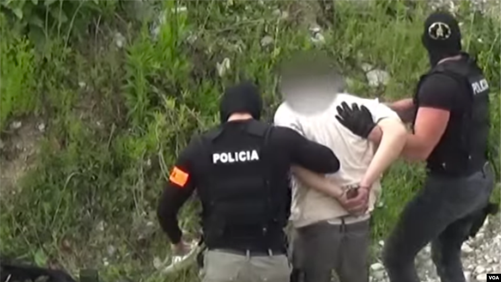 Tiranë: Policia njofton kapjen e një arsenali