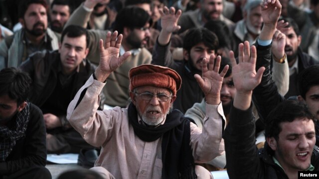 اسلام اباد کې دقومي اهم اهنگۍ دادارې  په اهتمام  جوړې شوې يوې غونډې ته وينا کې وزيراعظم راجه پرويز اشرف دترهه گرۍ اوسنو پيښو ته په اشارې کولو سره وويل  داوسنو بريدونو له امله قام زيات خفه شوى