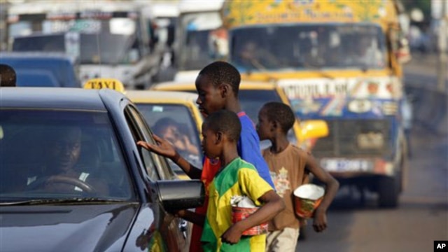 Child beggars on the streets of Dakar (file photo)