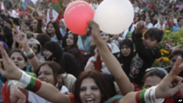 Huge Rally in Pakistan for Women