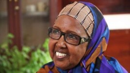 Nansen Refugee Award winner Mama Hawa brings education to Somali women. (UNHCR - F. Juez)