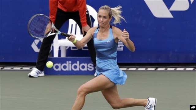 Klara Zakopalova, petenis Ceko, melaju ke babak semifinal turnamen Shenzhen Terbuka setelah mengalahkan unggulan kedua Bartoli (foto: Dok).