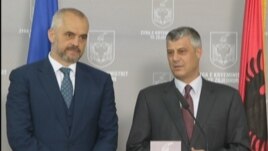Thaçi me udhëheqësit politikë të Tiranës
