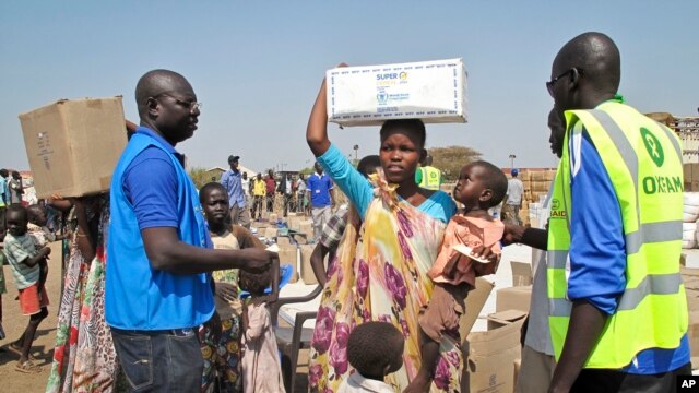 南苏丹暴力: 流离失所的妇女儿童