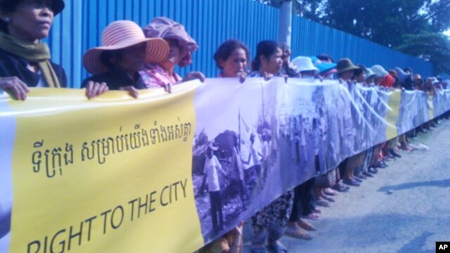The Dey Krahorm event was a harbinger of evictions to come, with residents from the the neighborhoods of Boeung Kak lake and Borei Keila the most prominent among scores of forced moves.