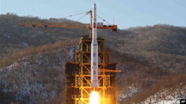 북한이 지난달 12일 발사한 '은하3호' 장거리 로켓.