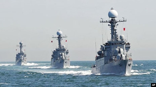 South Korean Navy Patrol Combat Corvettes conducts anti-submarine exercise at off the western coast town of Taean, 27 May 2010