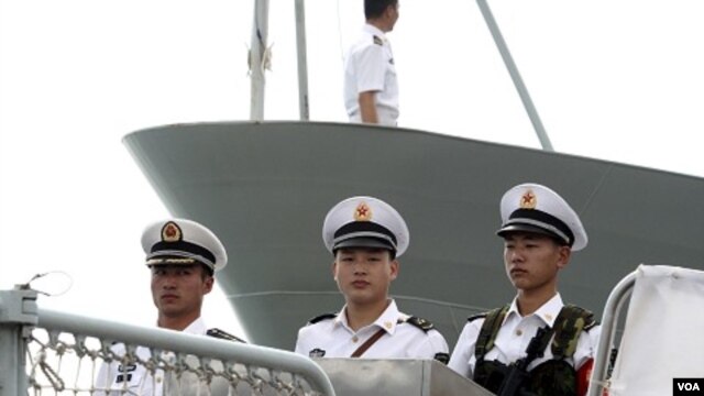 Pasukan Angkatan Laut Tiongkok di Laut Cina Selatan  (Foto: dok). Tiongkok dan Indonesia sedang melakukan kerja sama pengembangan rudal.