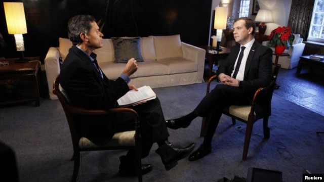 Thủ tướng Nga Dmitry Medvedev trong cuộc phỏng vấn do CNN thực hiện