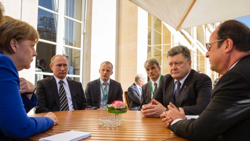 Порошенко обсудил с Олландом безвизовый режим