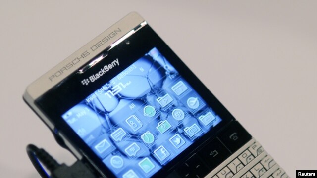 La Blackberry Porsche, un celular de lujo presentado el pasado mes de mayo en Orlando, es el modelo más novedoso de RIM hasta la fecha.