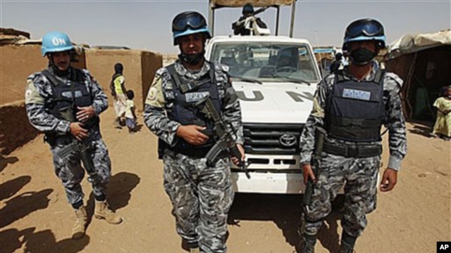 Jordanian peacekeepers of the United Nations African Mission In Darfur, UNAMID, patrol the refugee camp of Abou Shouk at the outskirts of the Darfur town of el Fasher, Sudan (File Photo)