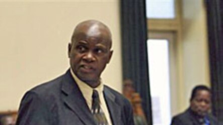 Zimbabwe's Justice Minster Patrick Chinamasa moves a motion in parliament to pass a constitutional amendment bill, Harare (February 2010 file photo)