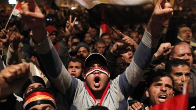 Anti-government protesters demonstrate in Tahrir Square in downtown Cairo, Egypt, February 10, 2011