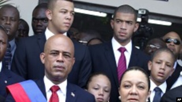 Prezidan Michel Martelly prete sèman - 14 me 2011