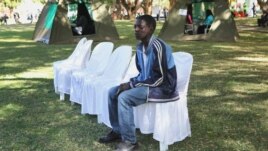Un Zimbabween attend de savoir s'il est séropositif ou non
