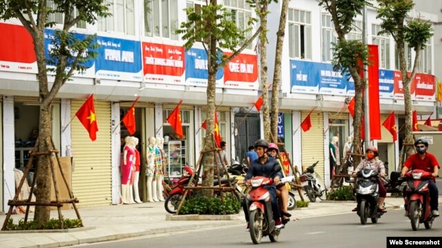 Chính quyền Hà Nội muốn thực hiện sự “đồng nhất” trên phố Thái Thịnh. 