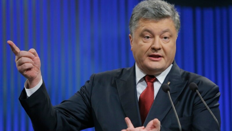 Порошенко заявил, что никогда не признает "судилища" над Савченко
