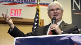 El ex lider de la Casa de Representantes, Newt Gingrich, habla en Cramerton, Carolina del Norte. Este miércoles anunció que prepara su retiro de la contienda.