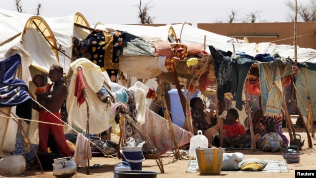 Unos 300.000 malienses ha tenido que huir a campamentos de refugiaods como países vecinos como burkina Faso.