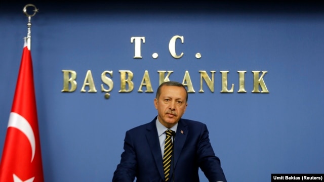 Thủ tướng Thổ Nhĩ Kỳ Tayyip Erdogan nói chuyện với các nhà báo tại Ankara về việc cải tổ nội các, 25/12/13