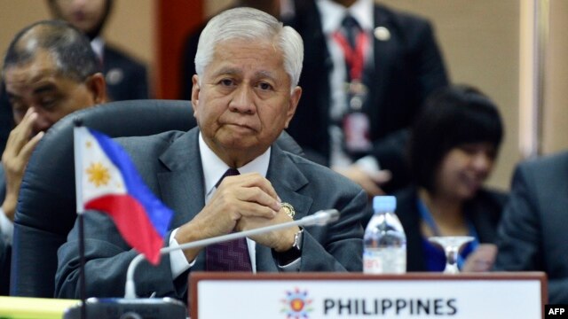 Ngoại trưởng Philippines Albert del Rosario tại Hội nghị Bộ trưởng Ngoại giao ASEAN lần thứ 46 tại Bandar Seri Begawan, Brunei.