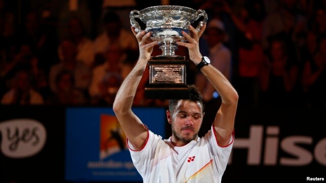 Tay vợt Stan Wawrinka của Thụy Sĩ vượt qua Rafael Nadal của Tây Ban Nha giành ngôi quán quân Australia Mở rộng 2014.