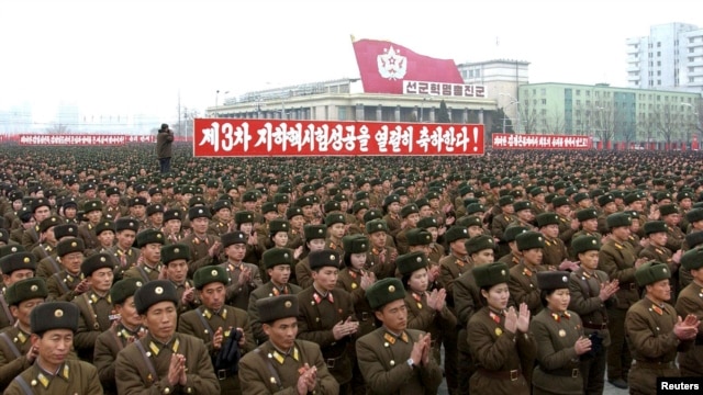 지난 14일 북한 평양 김일성 광장에서 3차 핵실험을 자축하기 위해 열린 군중대회.