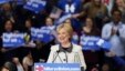 Ứng cử viên tổng thống đảng Dân chủ Hillary Clinton phát biểu sau khi giành chiến thắng dễ dàng trong cuộc bầu cử sơ bộ của Đảng Dân chủ ở South Carolina hôm 27/2/2016.
