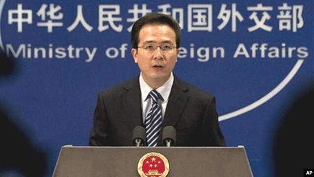 중국 외교부 정례 브리핑 중인 홍레이 대변인 (자료사진).