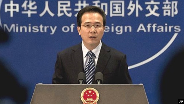 정례 브리핑 중인 중국 외교부 홍레이 대변인 (자료사진).