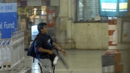Jedan od optuženih naoružanih napadača na železničkoj stanici u Mumbaiju, 26. novembar, 2008.