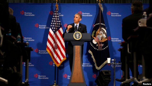 Tổng thống Barack Obama trả lời câu hỏi tại cuộc gặp Bàn Tròn Doanh Nghiệp ở Washington, 3/12/2014. 