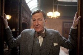 Gefforey Rush as Lionel Logue in Tom Hooper's film THE KING'S SPEECH.