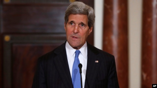 Ngoại trưởng Hoa Kỳ John Kerry nói chuyện với các nhà báo, 8/5/14