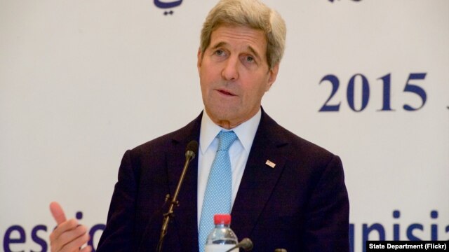 Ngoại trưởng Hoa Kỳ John Kerry trong buổi họp báo tại Bộ Ngoại giao Tunisia ngày 13/11/2015.