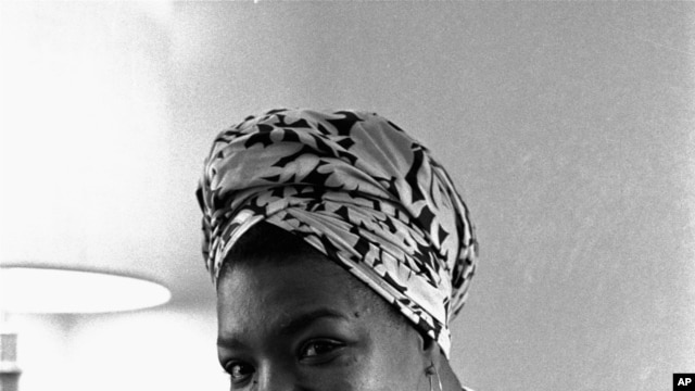 Maya Angelou, enzi za uhai wake. Picha imepigwa November 3, 1971. 