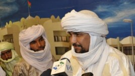 Ag Intalla Algabass (à droite) et délégation d'Ansar Dine à Ouagadougou