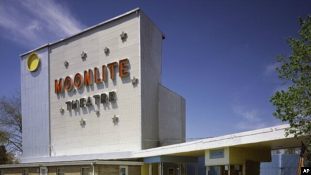 The Moonlite Theatre in Woodbury, Tennessee, is still very much in business.