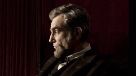 El actor británico Daniel Day-Lewis, en el papel de Lincoln, obtuvo una de las siete nominaciones a los premios Globo de Oro.