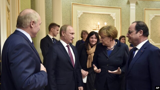Từ trái: Tổng thống Belarus Alexander Lukashenko, Tổng thống Nga Vladimir Putin, Thủ tướng Đức Angela Merkel, Tổng thống Pháp Francois Hollande tại Minsk, ngày 11/2/2015.