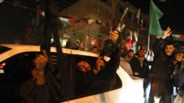 Piştî ragihandina agirbestê, rûniştvanên Gaza’yê jibo pîrozbahîyê rijîyan kolanan
