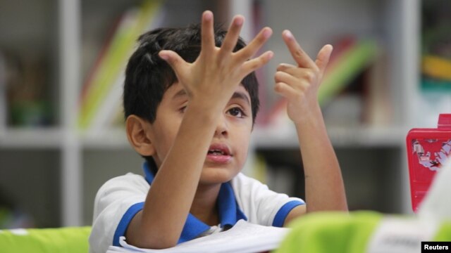 El informe de Unicef y Unesco resalta que "la escolarización total, oportuna, sostenida y plena" es tanto un derecho de los menores y un deber que deben asumir todos los sectores.