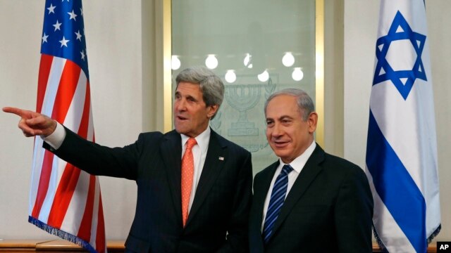 Ngoại trưởng Hoa Kỳ John Kerry (trái) hội đàm với Thủ tướng Israel Benjamin Netanyahu, tại Jerusalem 23/5/13