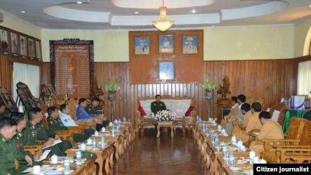 ကာကြယ္ေရးဦးစီးခ်ဳပ္ ဗိုလ္ခ်ဳပ္မႉးႀကီး မင္းေအာင္လႈိင္နဲ႔ တုိင္းရင္းသားလက္နက္ကိုင္အဖဲြ႔-SSPP-SSA နဲ႔ UWSA တို႔နဲ႔ တဖဲြ႔ခ်င္းစီ ေတြ႔ဆံုစဥ္။ 