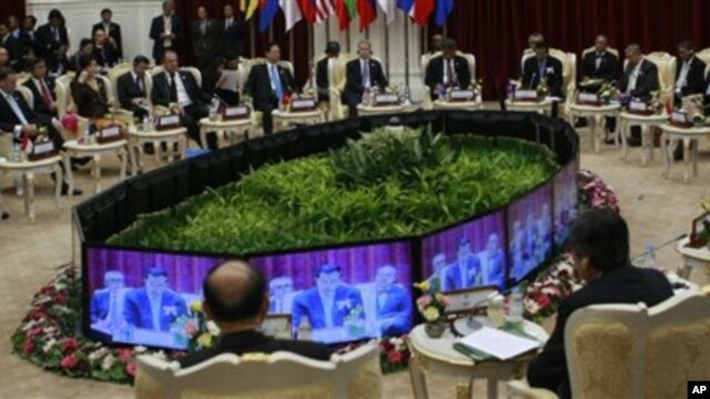 Suasana Pertemuan Puncak ASEAN di Phnom Penh, Kamboja (20/11). Filipina menolak rancangan pernyataan KTT ASEAN terkait masalah sengketa Laut China Selatan.