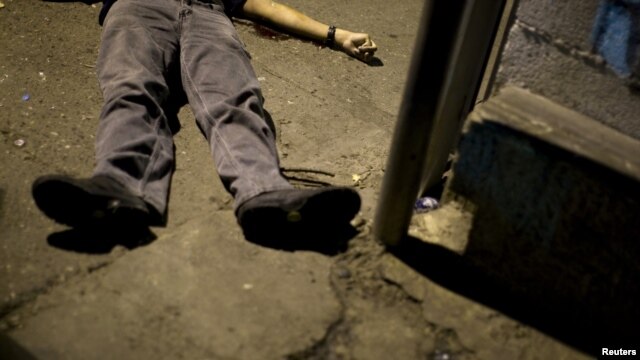 En la última noche en Caracas, 20 personas murieron de forma violenta. 