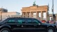 Đoàn xe của Tổng thống Obama vượt qua Cổng Brandenburg sau khi đến Berlin, Đức, ngày 18/6/2013.